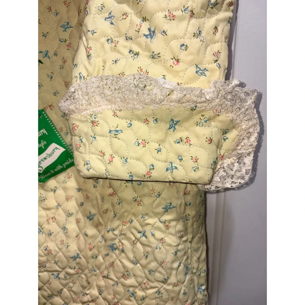 Vintage Shrewsbury Quilted Robe Yellow Floral Bird Lace Trim Housecoat NWT